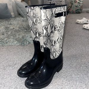 This are too big for me . Purchased at rumor boutique